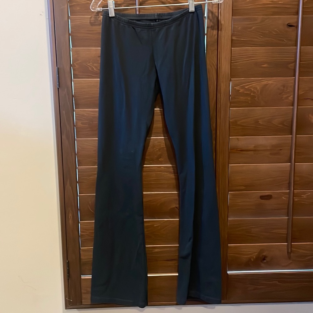 Brandy Melville elastic flat pants - small
